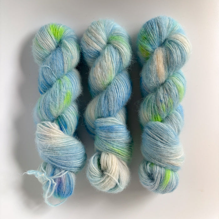 Alpaca Blow / Blue Me Away