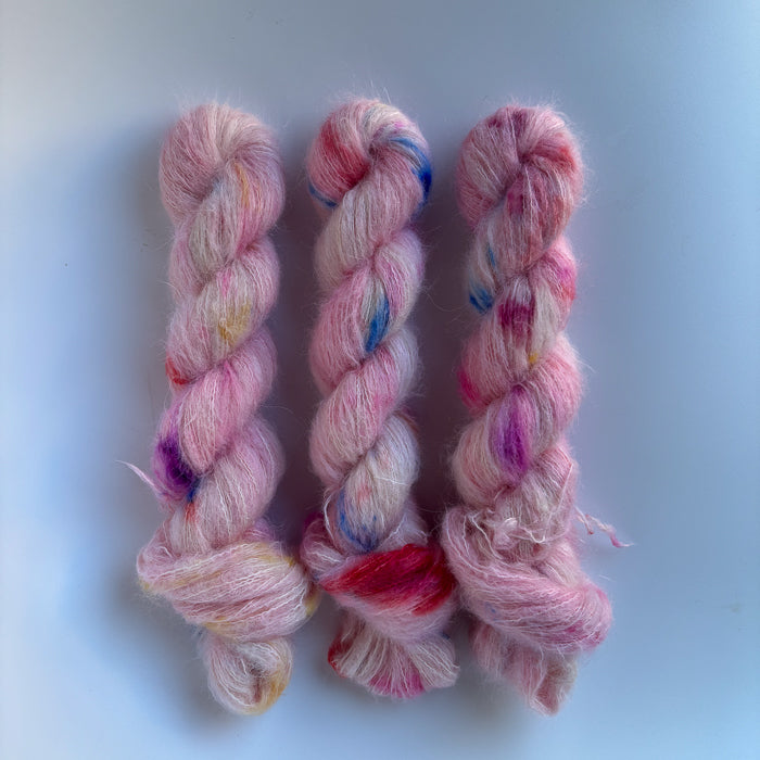 Brushed Alpaca / Et Farverigt Venskab