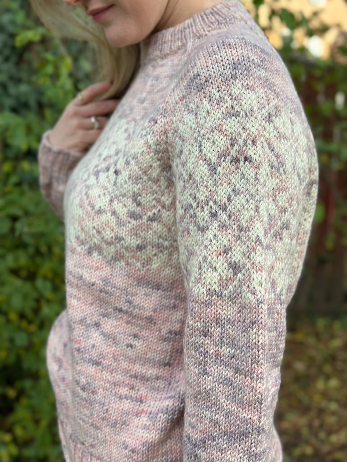Nora Sweater - Strikkekit / Baby Bubble + naturhvid