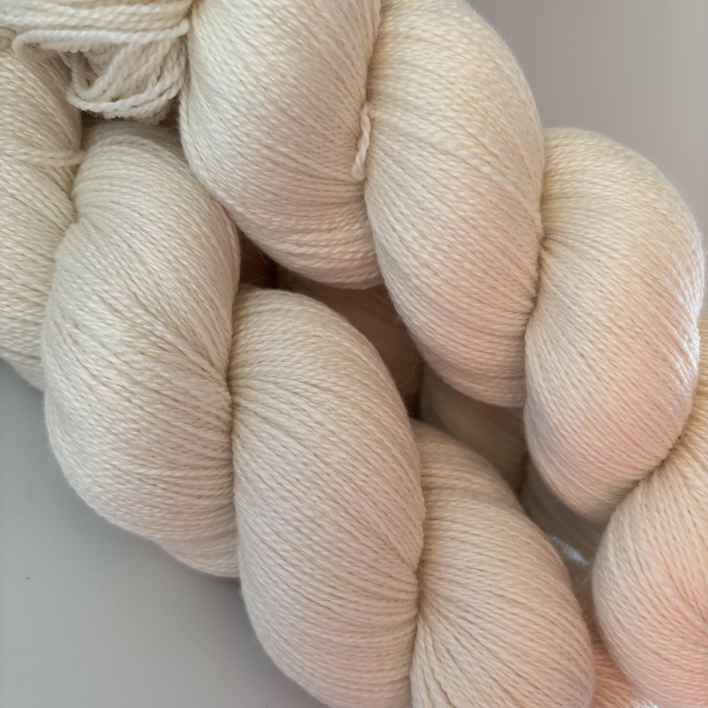 Merino Silk Lace / Natural White (ufarvet)