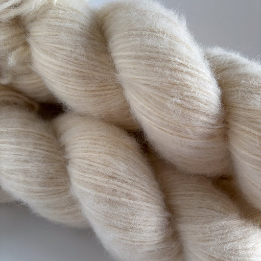 Alpaca Blow / Naturhvid (ufarvet)