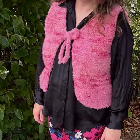 Be My Teddy Vest - Strikkekit / When In Doubt, Wear Pink