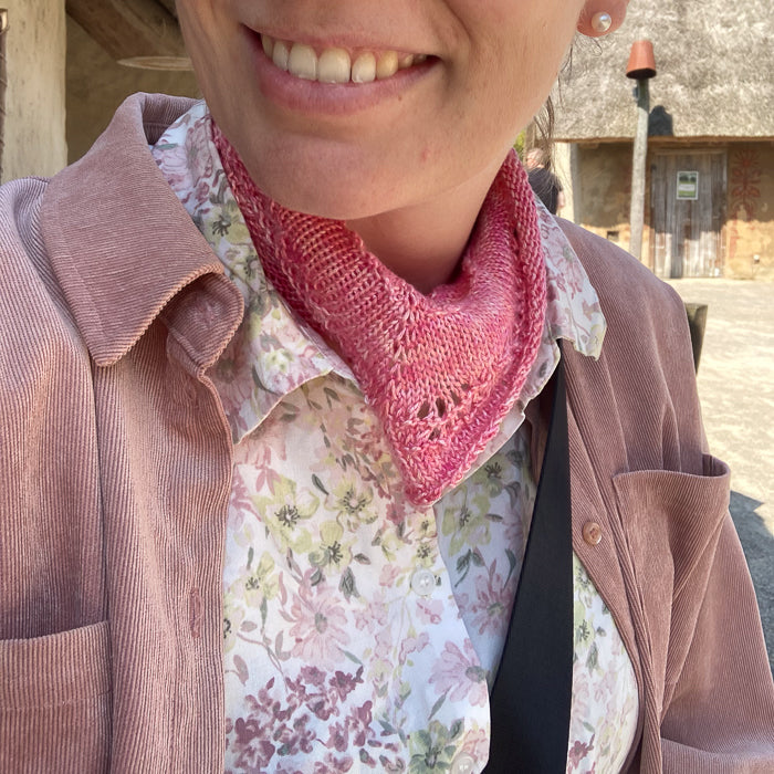 Lunas Tørklæde / KnitVik - strikkeopskrift/strikkekit