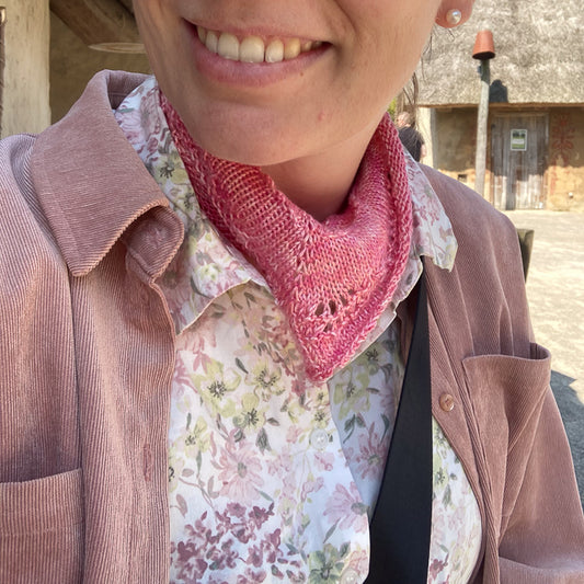 Lunas Tørklæde / KnitVik - strikkeopskrift/strikkekit