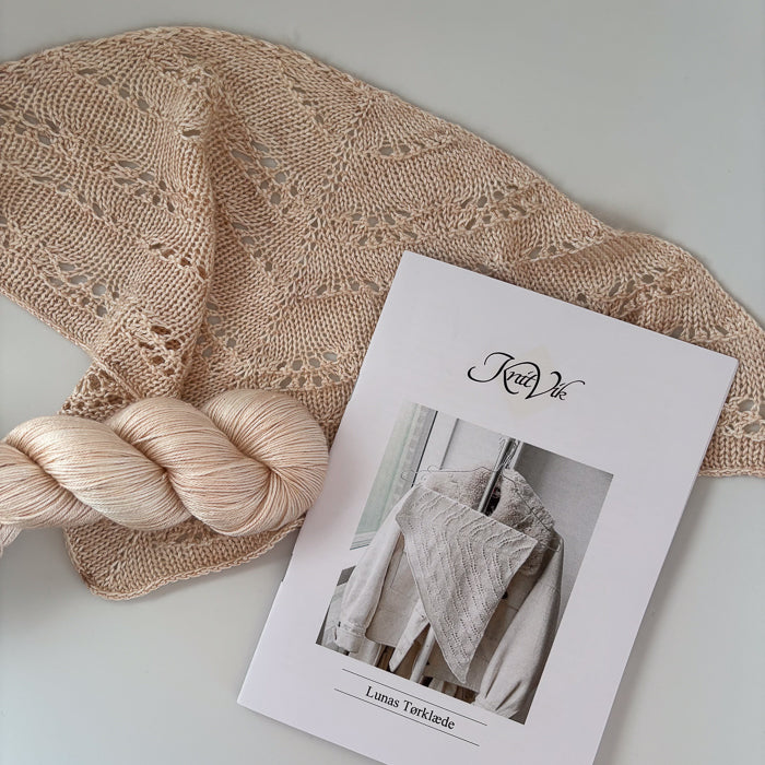 Lunas Tørklæde / KnitVik - strikkeopskrift/strikkekit