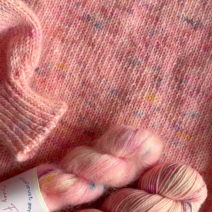 Garn & Glimmer Sweater - Strikkekit / Et Farverigt Venskab